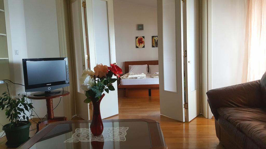 Apartments Rino Lux Светі-Стефан Екстер'єр фото